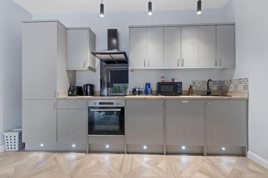 Modern Apartment Off-Road Parking King Bed Suite 1 Nottingham Exterior foto
